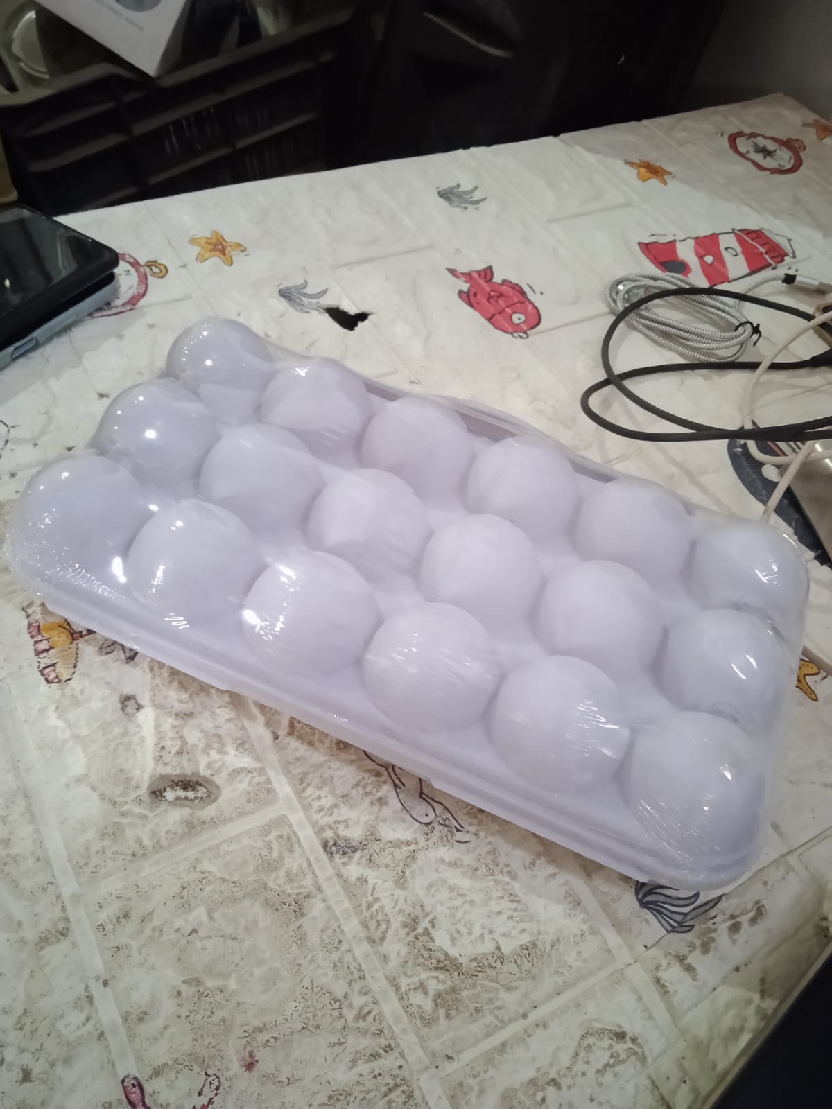 5727 18 Grid Egg Holder Storage Shock-proof Egg Container With Buckle Egg Carrier Egg Tray Egg Shelter Effective Full Seal Egg House Use For Fridge Camping Kitchen - Zidbik