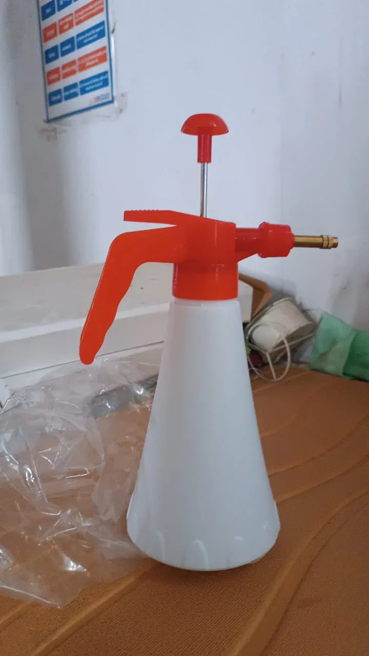 Handheld Pressure Water Sprayer Bottle (1 Ltr) - Zidbik