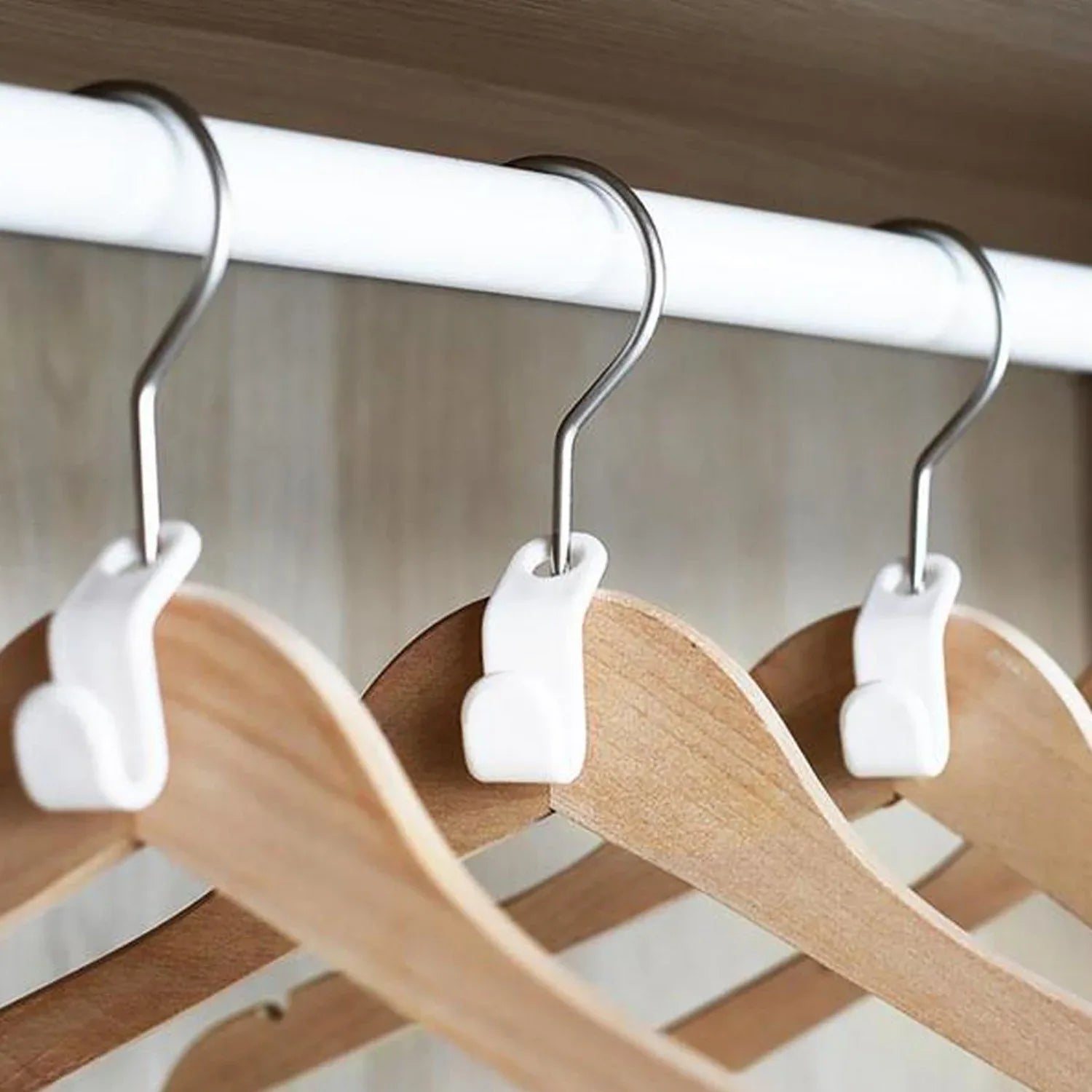 1700 Plastic Clothes Hanger With Non-slip Pad - Zidbik