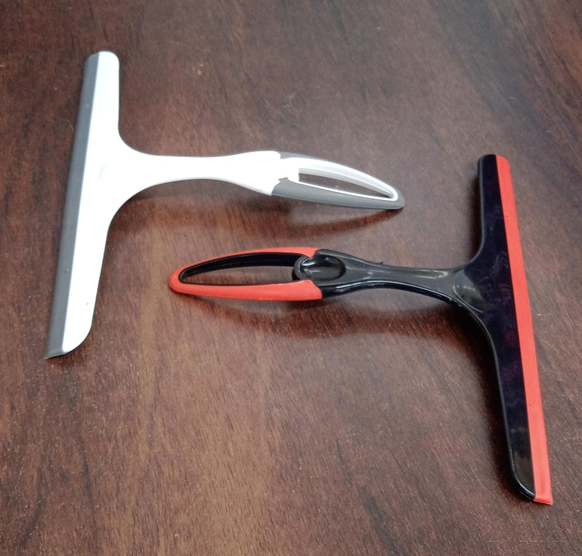 17754 Plastic Kitchen Wiper  Ideal For Kitchen Platform Windows Glass  Car Windshield  Silicone Head  Multicolor  Pack Of 1 Pc - Zidbik