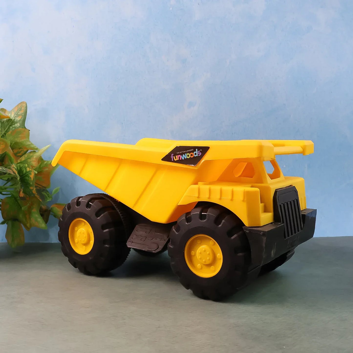 Funwoods Friction-powered Dump Truck Toy - (1 Pc) - Zidbik