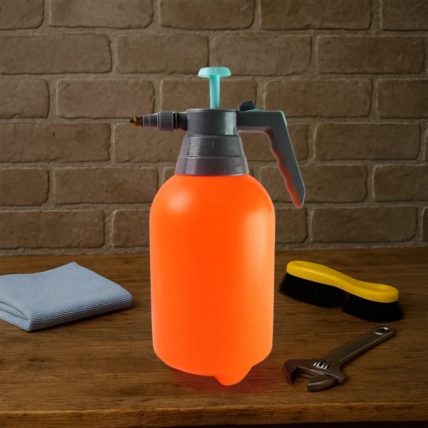 0645 Water Sprayer Hand-held Pump Pressure Garden Sprayer - 2 L - Zidbik