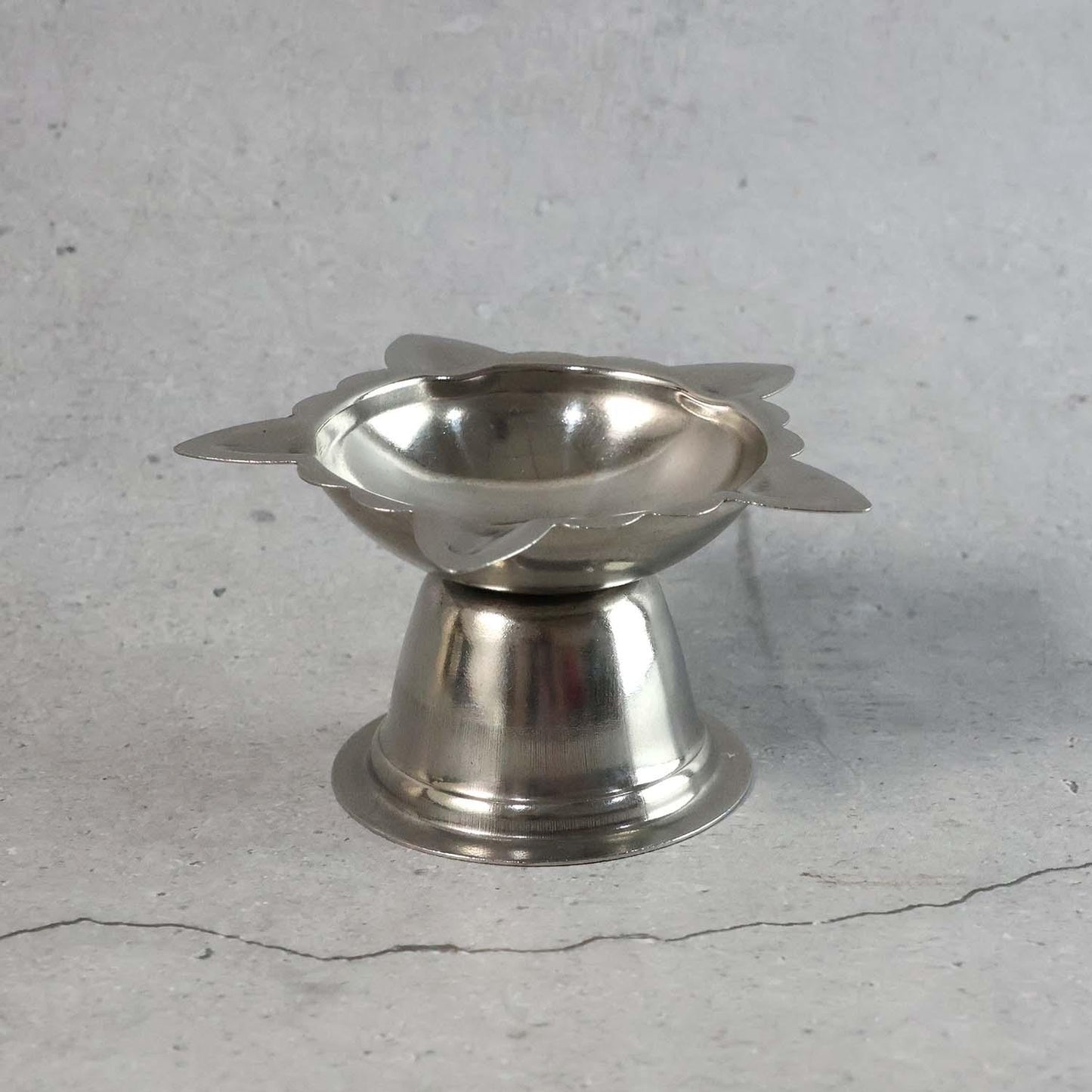 Stainless Steel Sunflower Design Diya Stand (Big Size) (1 Pc) - Zidbik