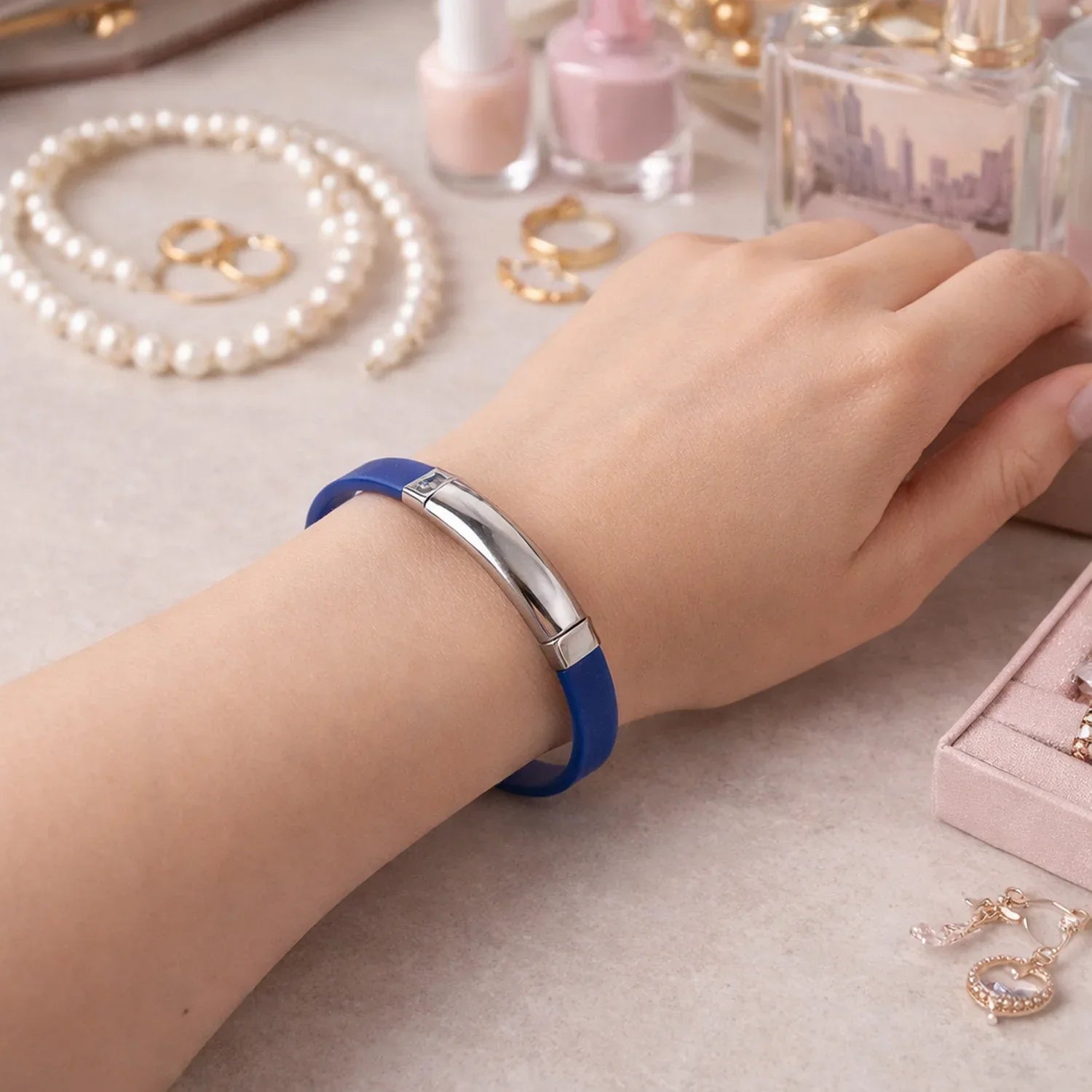 Premium Fancy Wrist Bracelet (1 Pc) - Zidbik