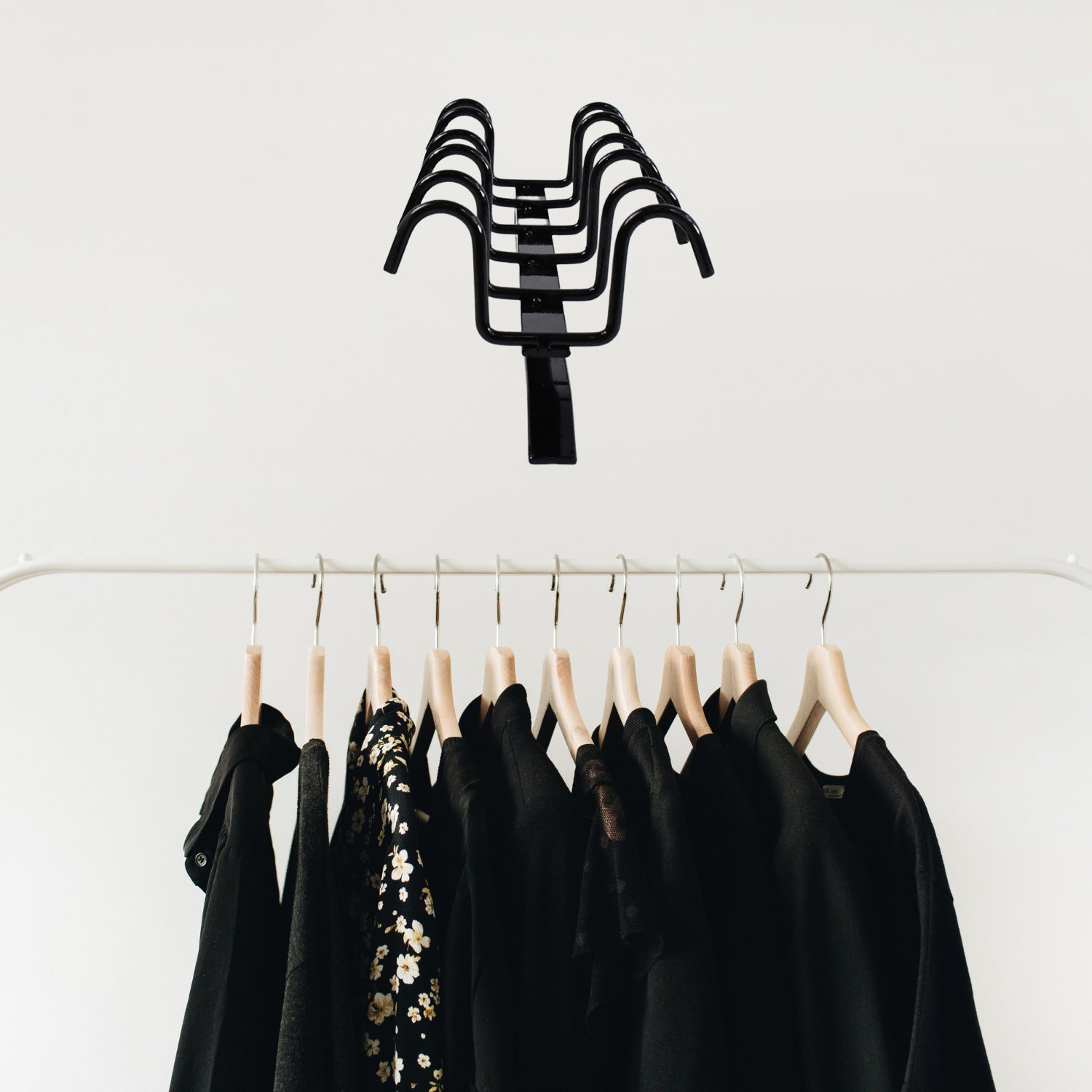 Double-row Metal Cupholder Rack Multi-purpose Iron Hanger With 6 Hooks (1 Pc) - Zidbik