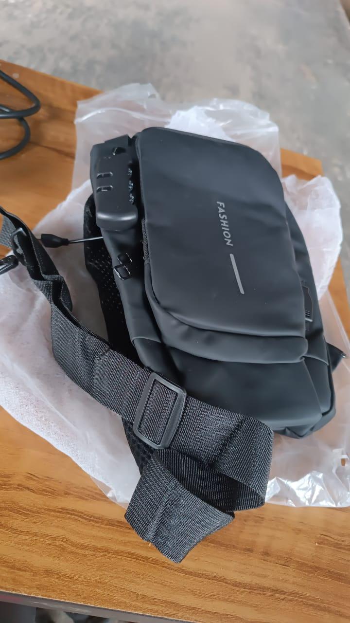 Trendy Anti-theft Crossbody Sling Bag With Usb Charging Port (1 Pc) - Zidbik