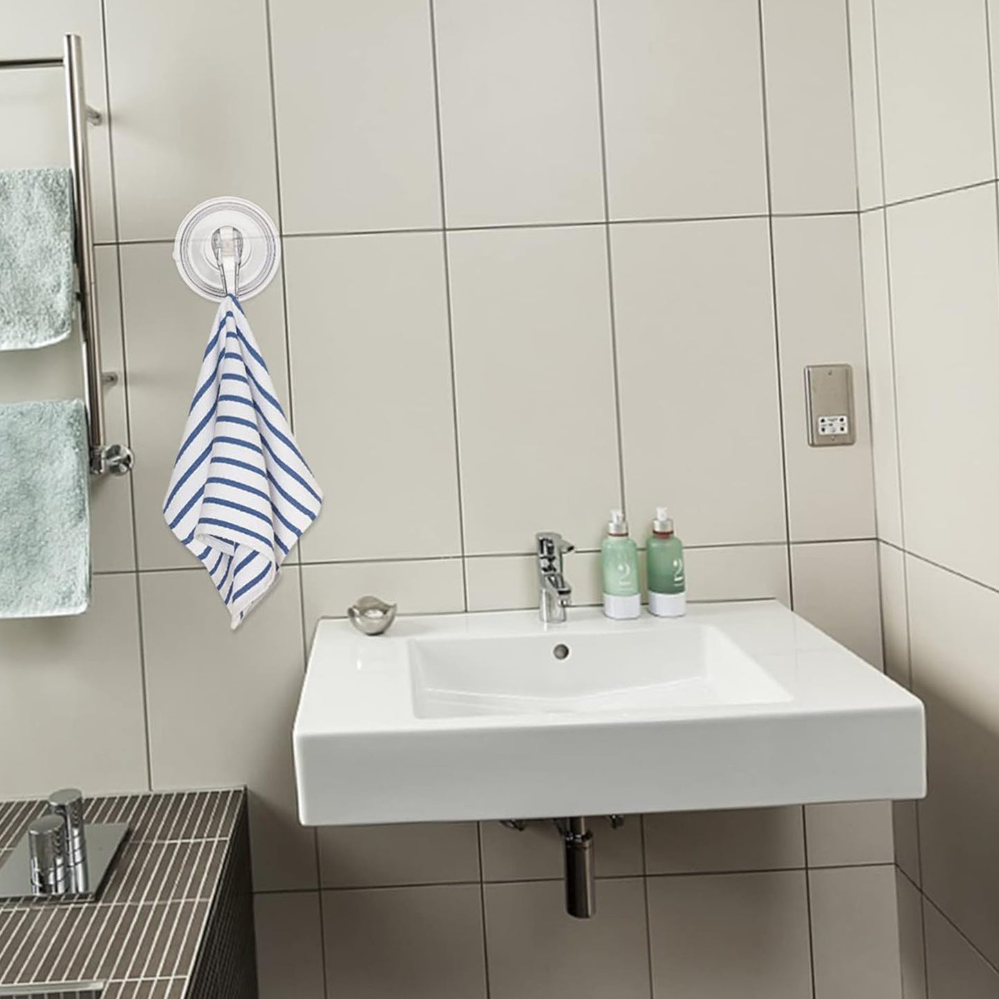 Plastic Suction Cup Hook (1 Pc) - Zidbik