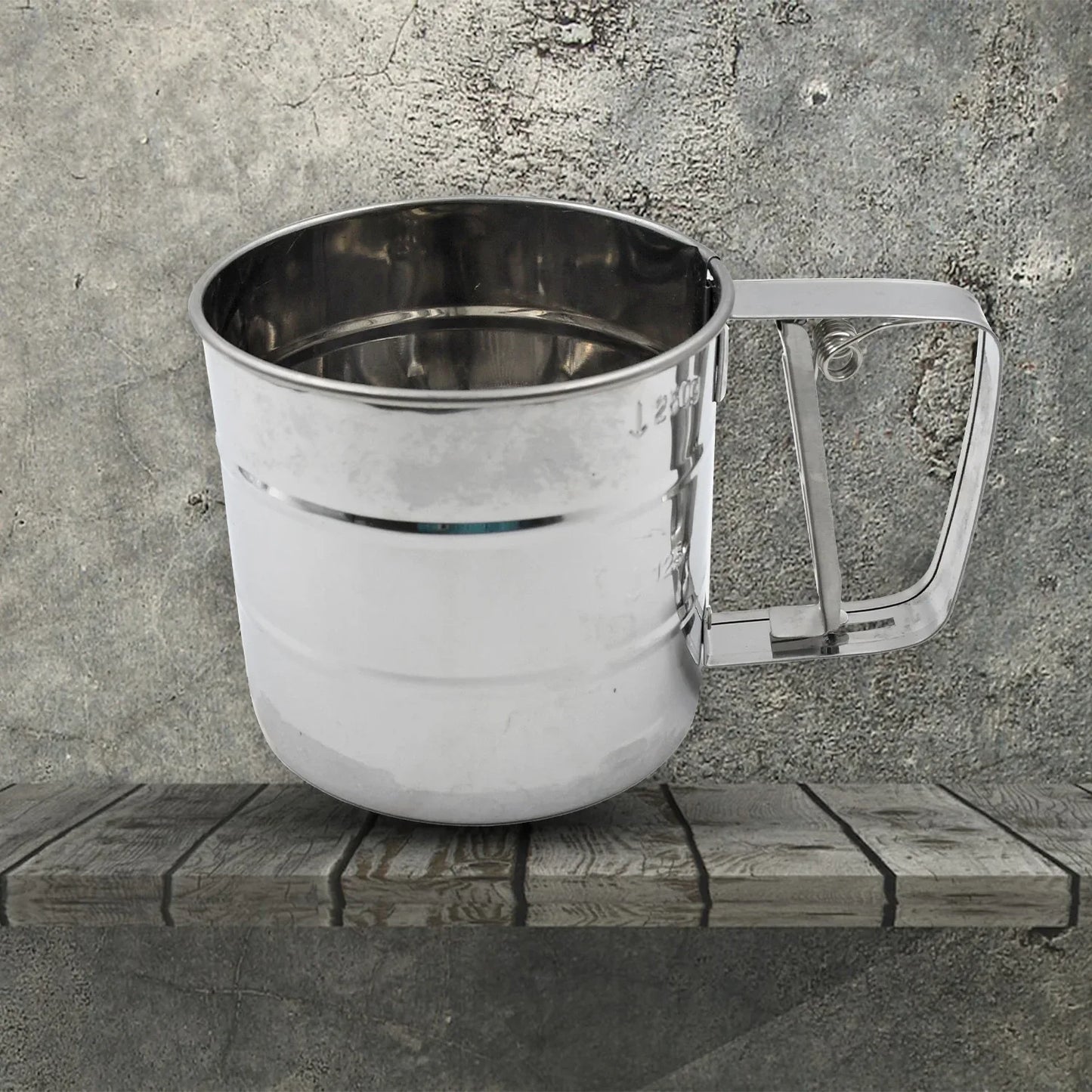 7021 Flour Sifter Stainless Steel Shaker Creation Baking Stainless Steel Shaker Sieve Cup Manual Flour Sifter With Measuring Scale Mark Flour Sifter Flour Sieve Multipurpose Handheld For Hotel For Kitchen Home - Zidbik