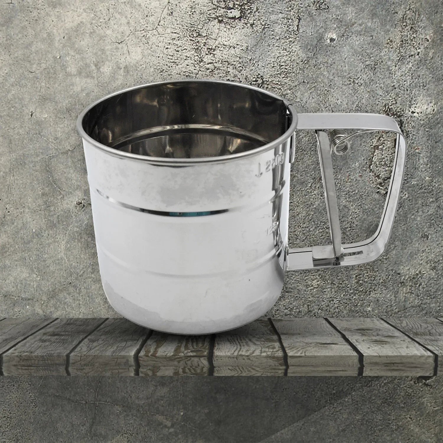 7021 Flour Sifter Stainless Steel Shaker Creation Baking Stainless Steel Shaker Sieve Cup Manual Flour Sifter With Measuring Scale Mark Flour Sifter Flour Sieve Multipurpose Handheld For Hotel For Kitchen Home - Zidbik