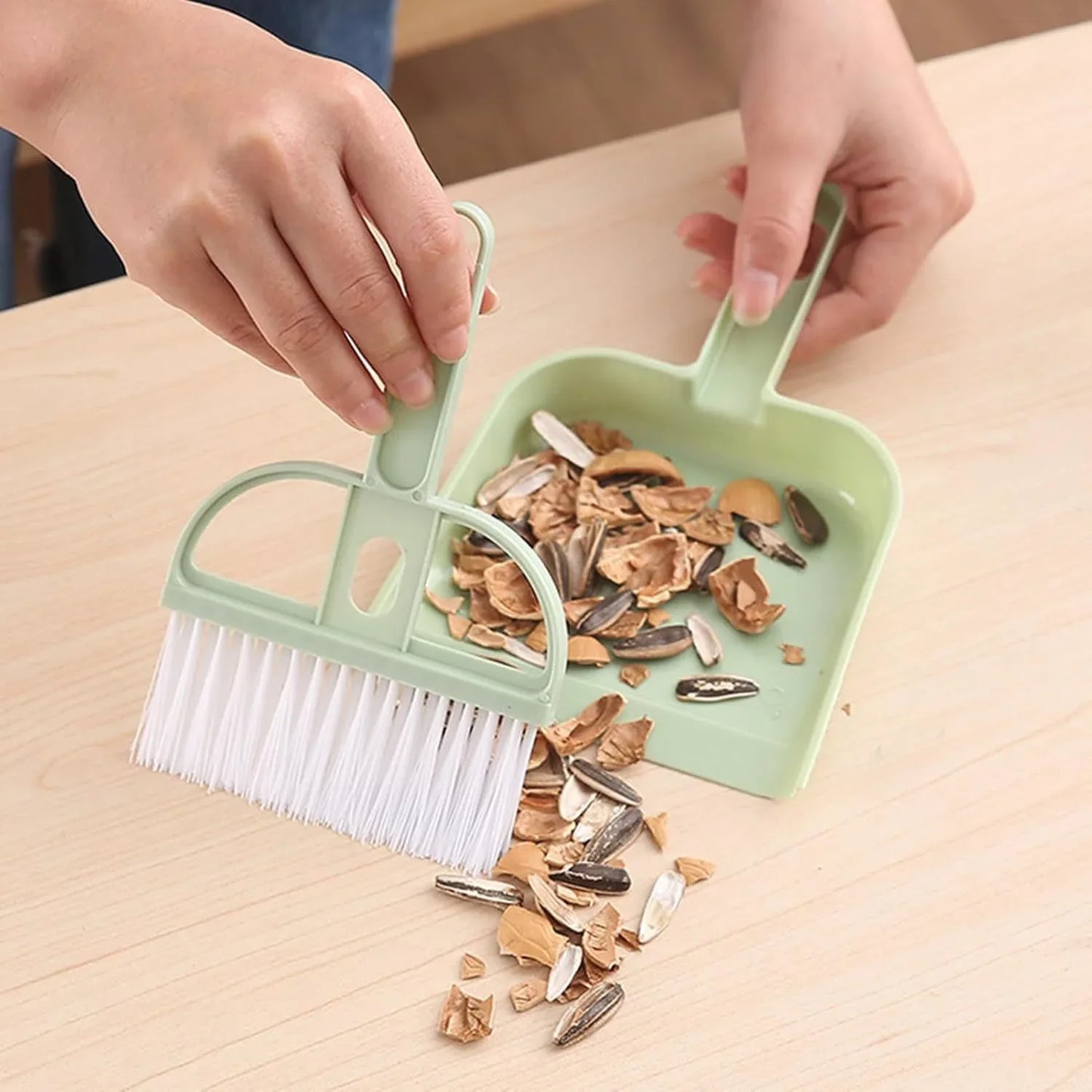 2-in-1 Handheld Cleaning Dustpan - Zidbik