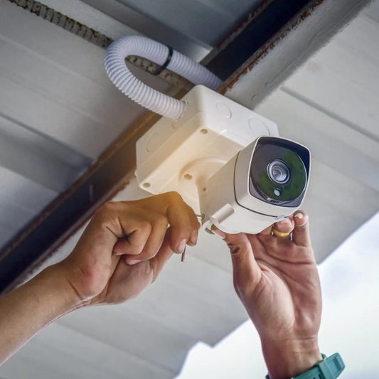 9032 Camera Mounting Box Used For Storing Camera Which Helps It From Being Comes In Contact With Damages. - Zidbik