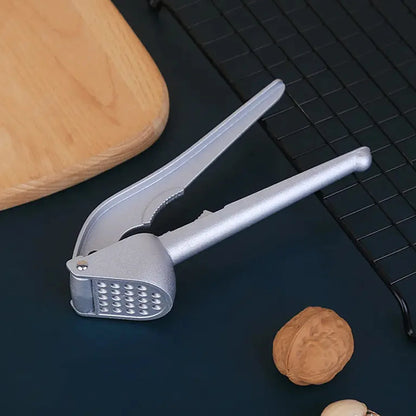 7030a Garlic Press All Aluminum Easy To Use With Light Weight Without Difficulty Cooking Baking Kitchen Tool Dishwaher Safe - Zidbik