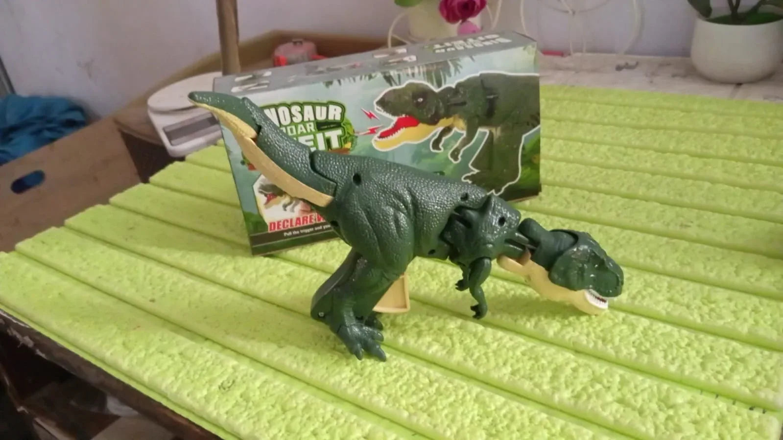 17969 Dinosaur Roaring Toys Trigger Dinosaurs Toys With Dinosaur Sound Lighting Model Vibrating Headmoving (3 + Years 1 Pc) - Zidbik