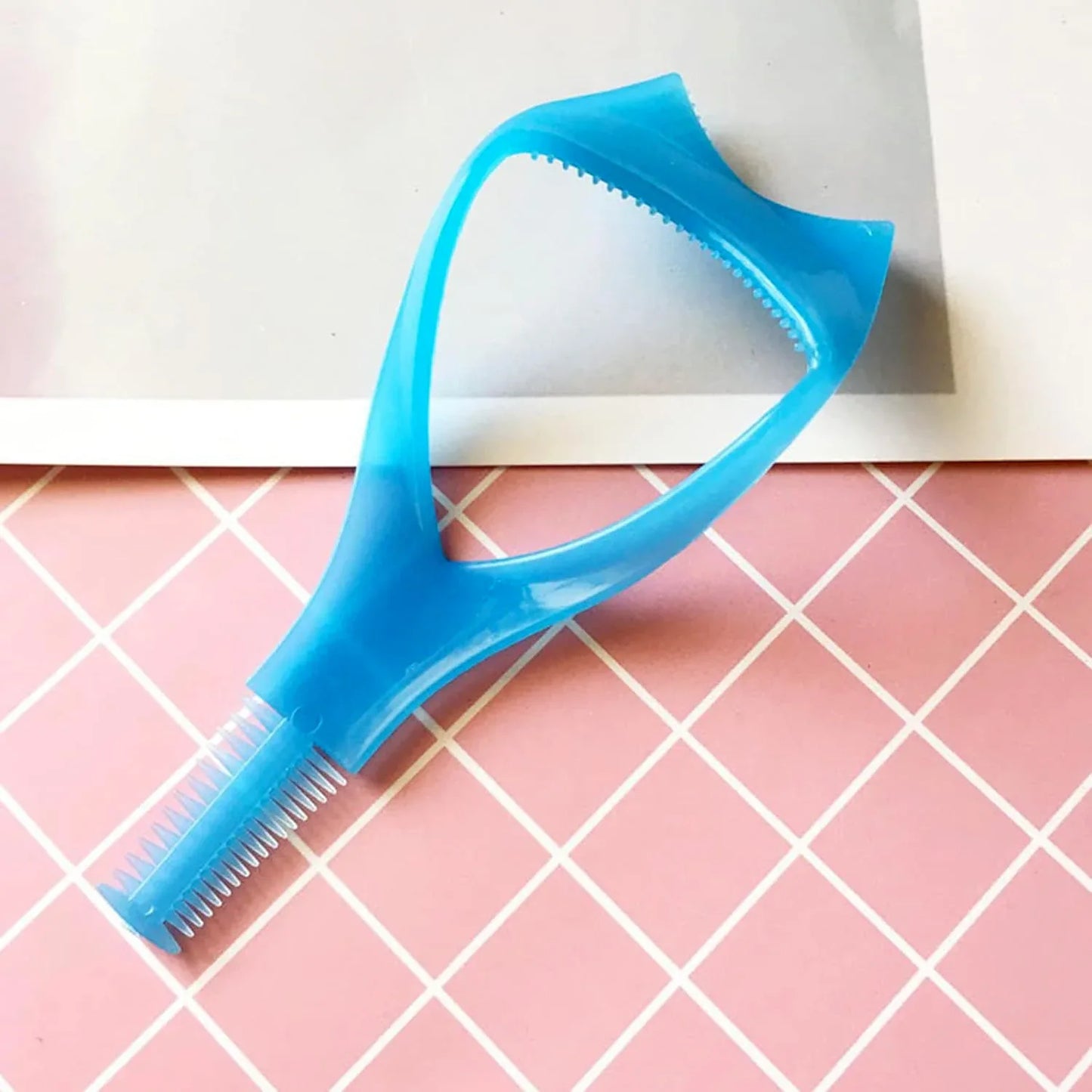 0382 3 In 1 Plastic Makeup Cosmetic Eyelash Tool Lash Mascara Applicator Eyelashes Guide Eyelashes Brush Curler Comb Eye Makeup Tool Female Supply (1 Pc) - Zidbik