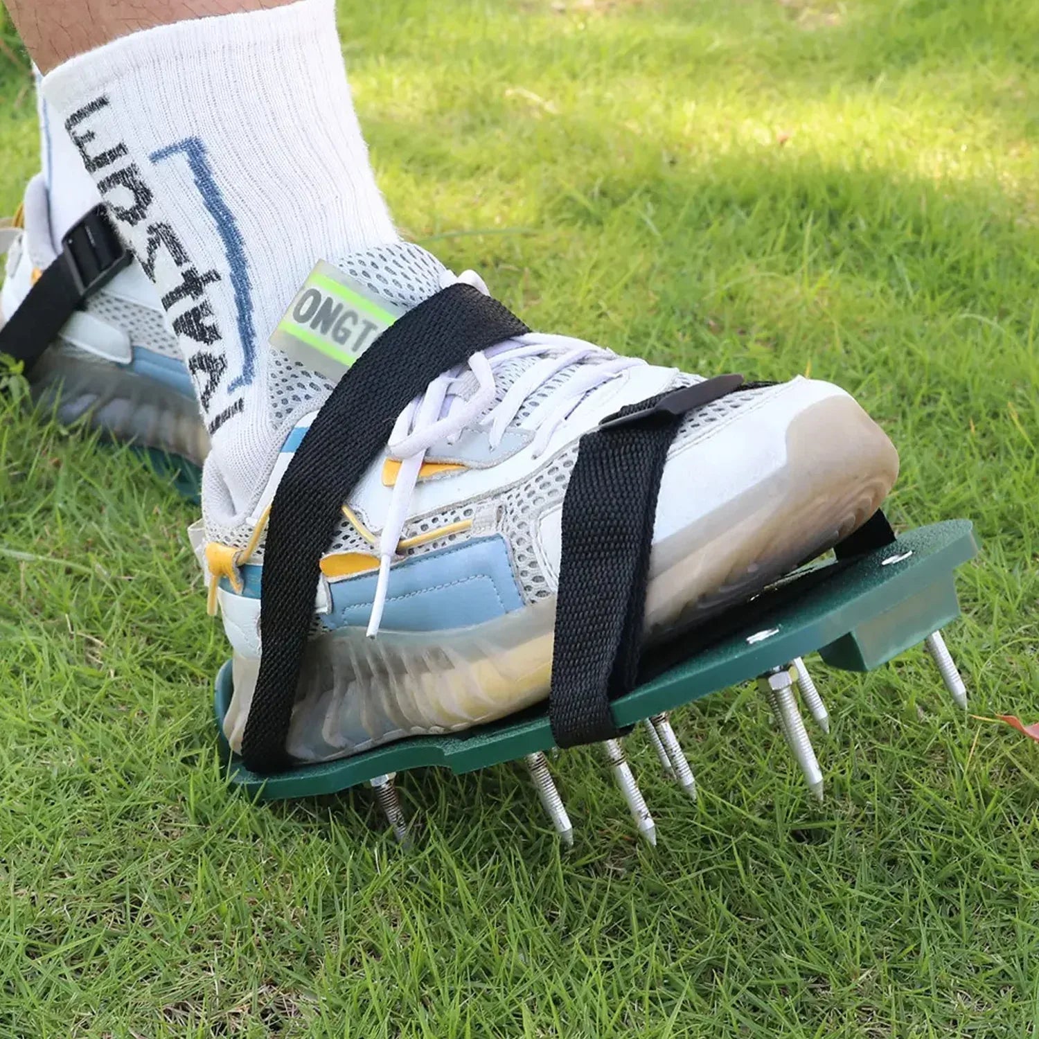 8502 Lawn Aerator Sandals Garden Grass Aerator Spiked Sandals Green Studded Shoes For Yard Patio Garden Excavation - Zidbik