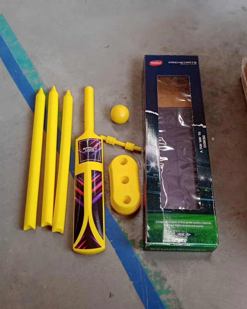 Small Cricket Kit For Boys Girls Cricket Set With 1 Cricket Bat 1 Plastic Ball Bails 3 Stumps With Stand Base - Zidbik