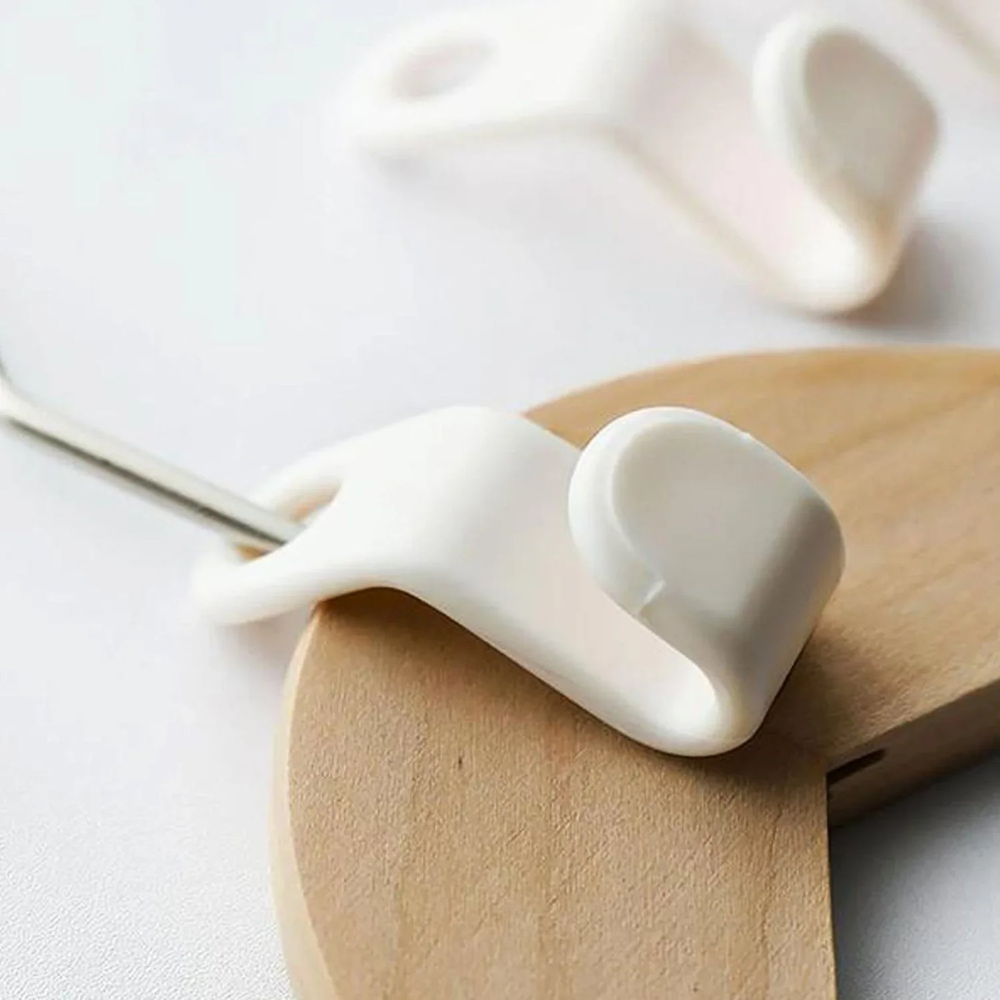 1700 Plastic Clothes Hanger With Non-slip Pad - Zidbik